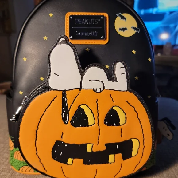 Loungefly Collectible Loungefly Peanuts Great Pumpkin Snoopy  display picture 1